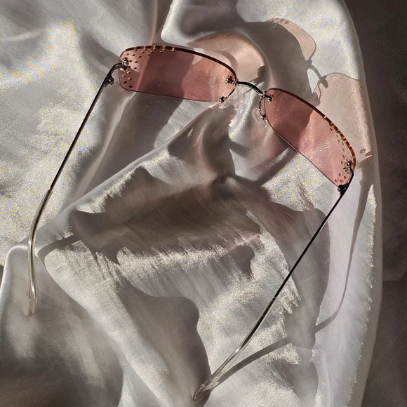 Y2K Pink Rhinestone Sunglasses - Picture 5 of 6